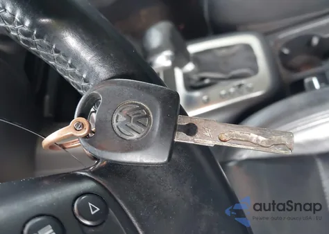 2010 Volkswagen Tiguan Sel z USA, uszkodzony, nr VIN WVGAV9AXXAW511232